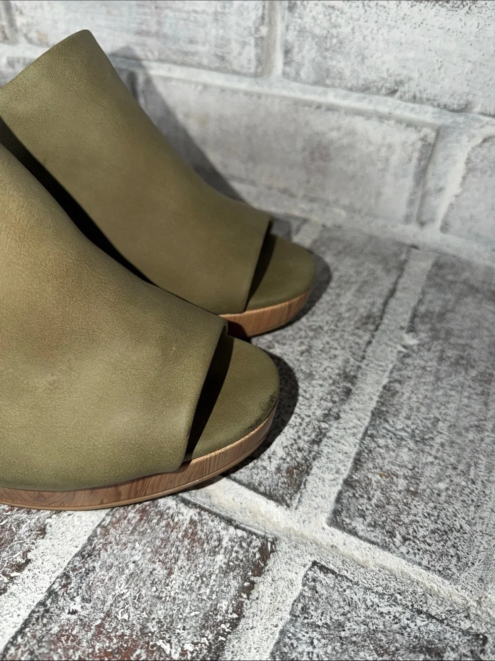 Chinese Laundry AMKS-039 Olive Green Wood Block Heel Platform Mules Size 11 - Picture 5 of 8
